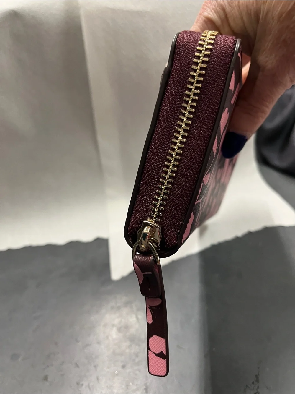 NWOT Kate Spade pink floral on dark maroon zip-around wallet